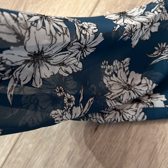 Ann Taylor - long, sheer sleeve, full skirt, lined teal colored floral dress. 4. - Picture 6 of 16